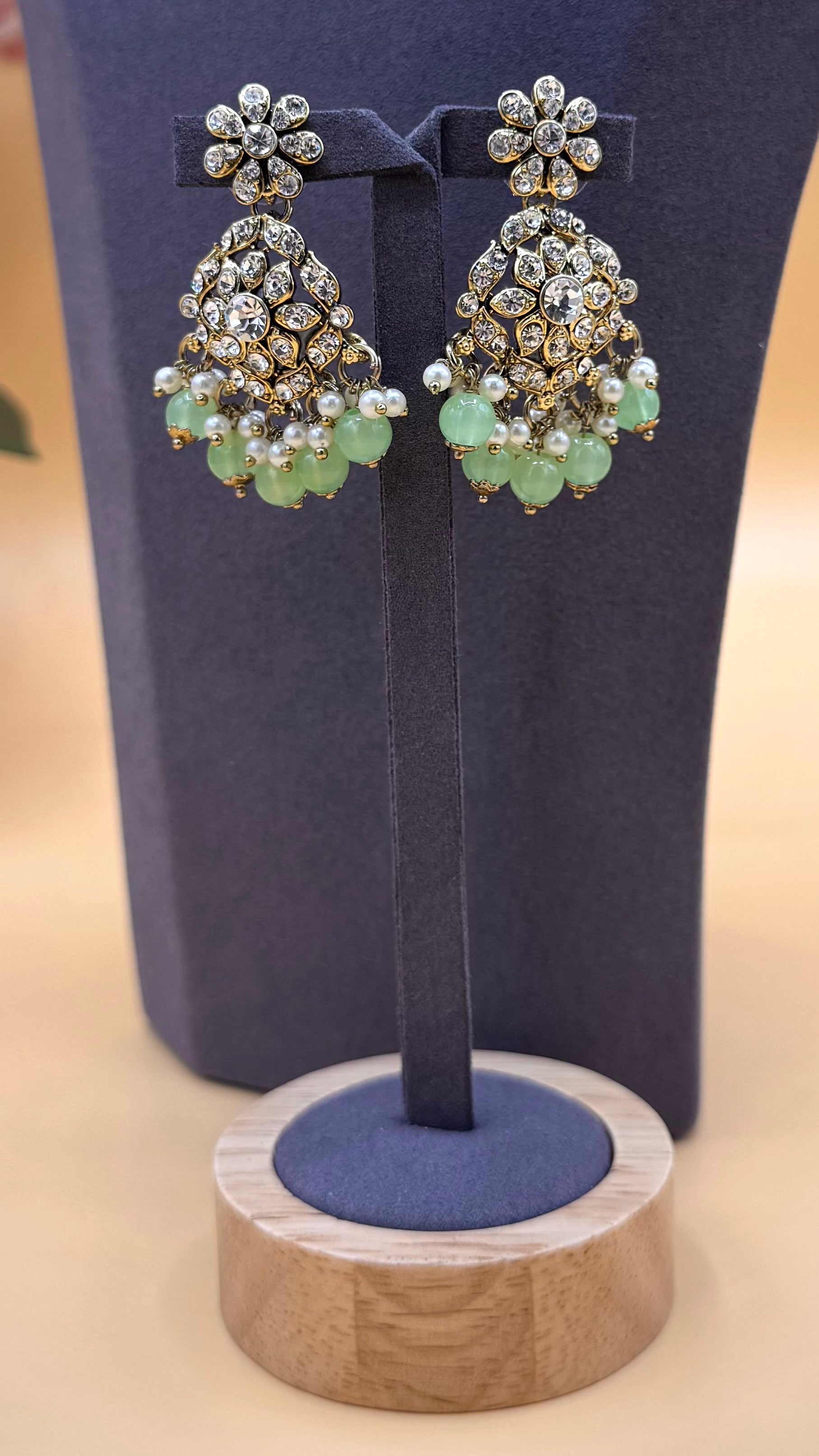 Mint Crystal Aura Necklace Set