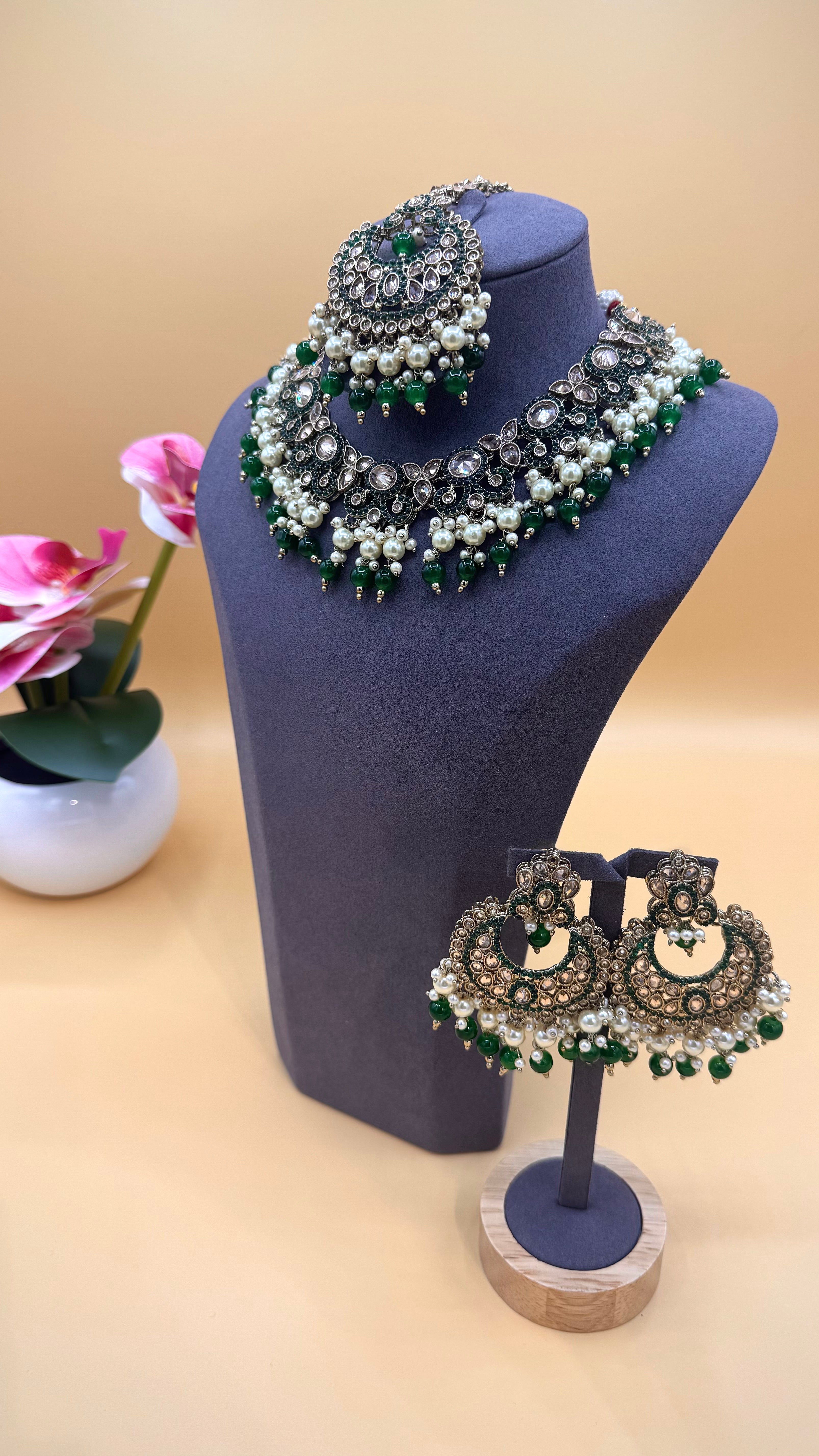 Emerald Noor Necklace Set