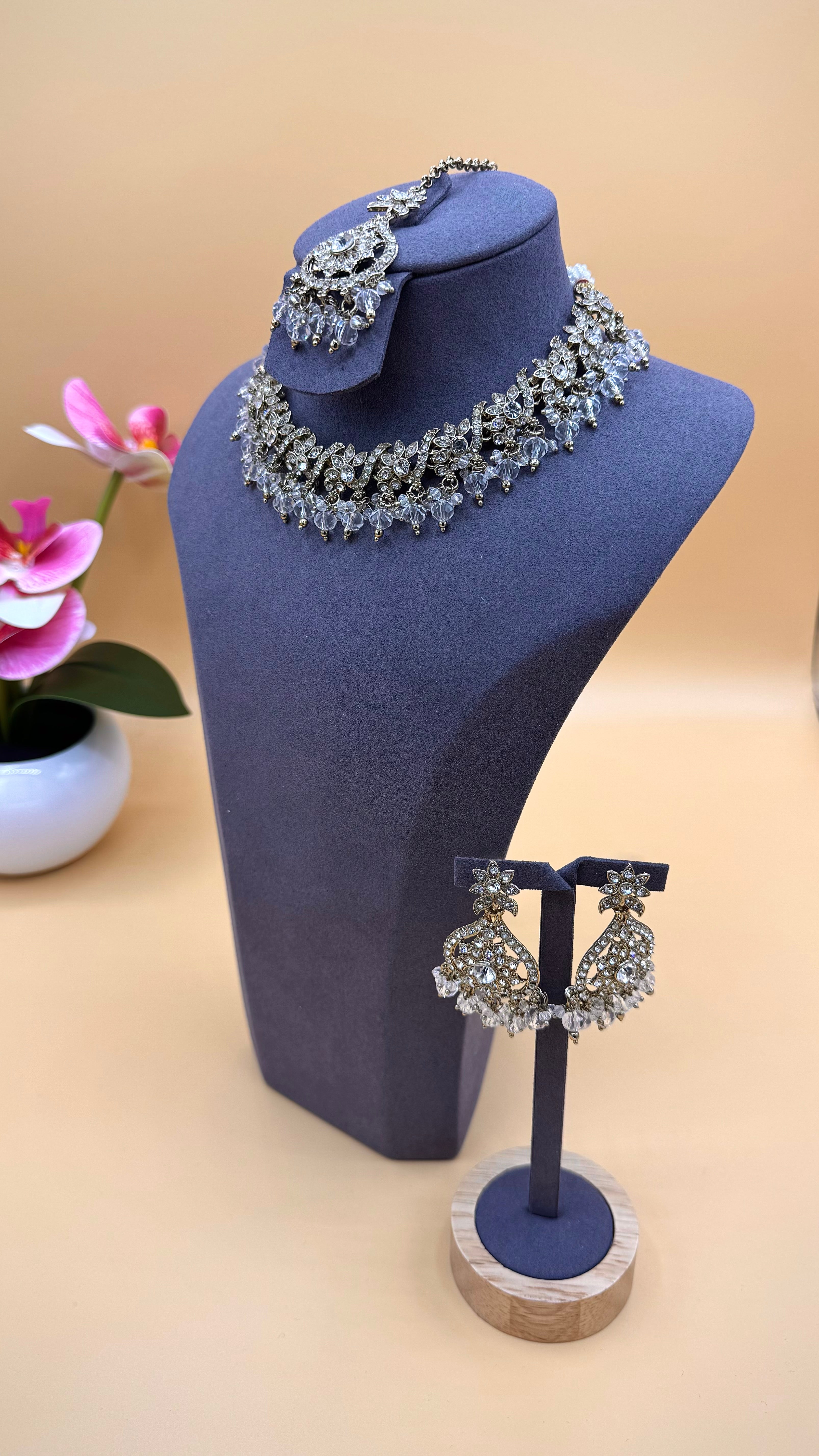 Silver ura Necklace Set
