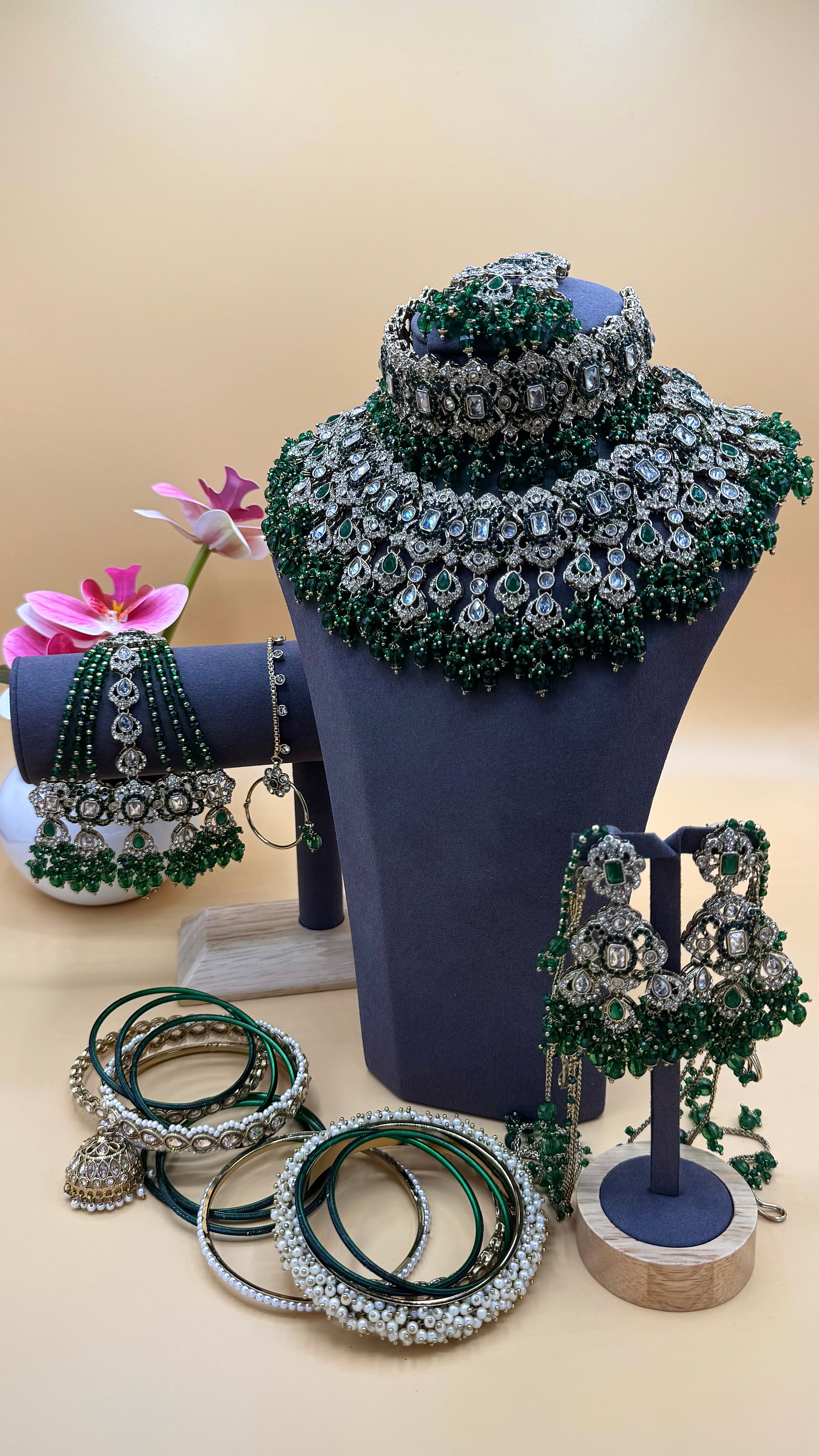 Emerald green Noor Bridal necklace Set