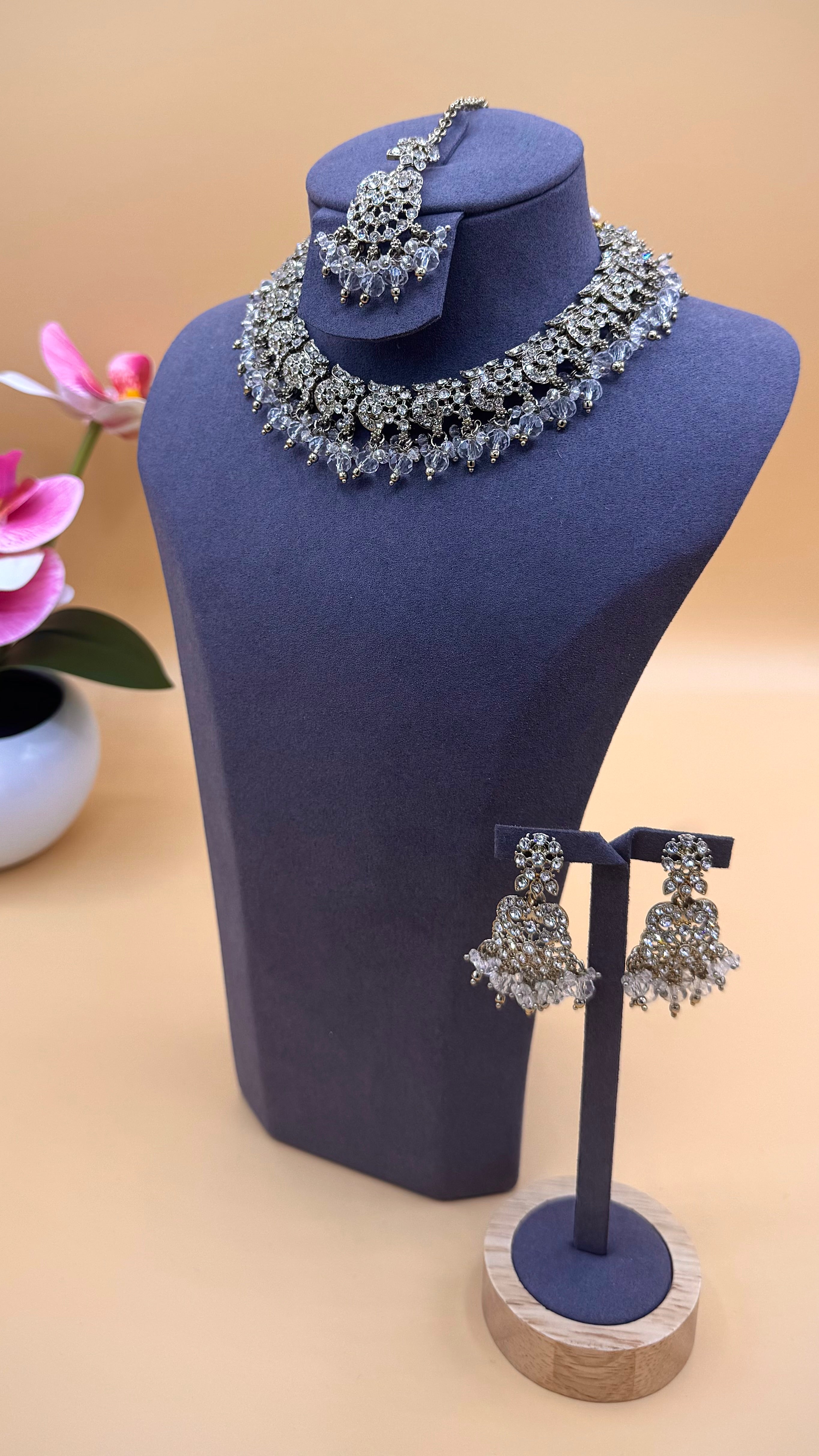 Ivory Sparkle Necklace Set